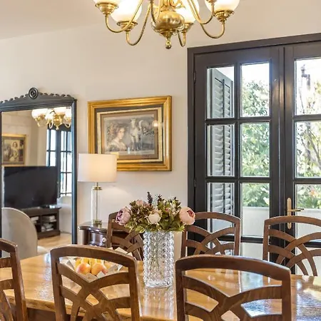 Soul House Pola Split